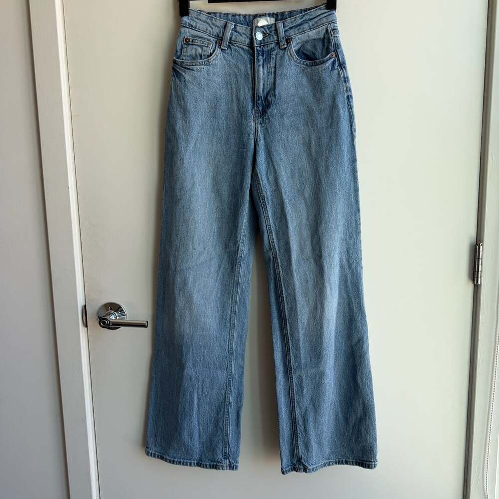 H&M Wide Leg Jeans Size US 4 Light Wash Denim